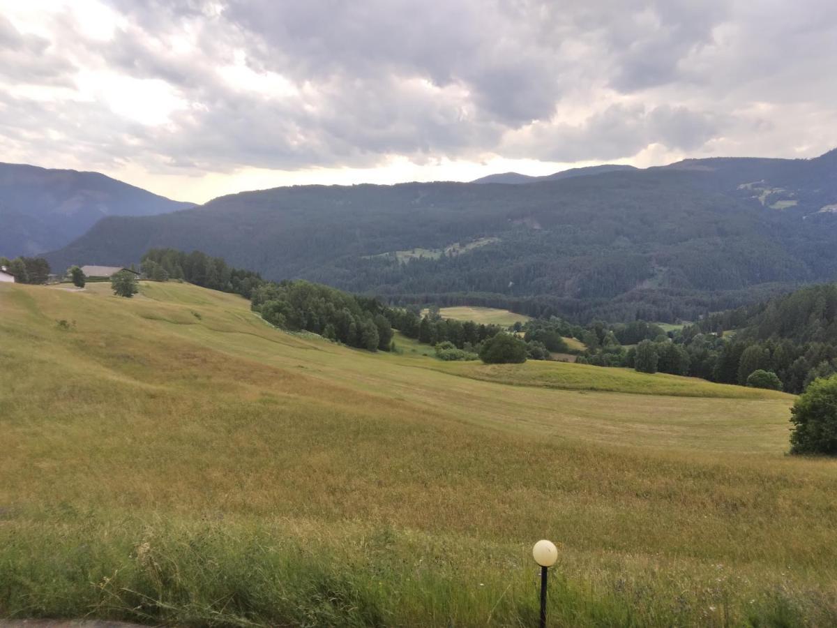 La Casa Di Grace Nella Valle Incantantata Carano  Exteriör bild