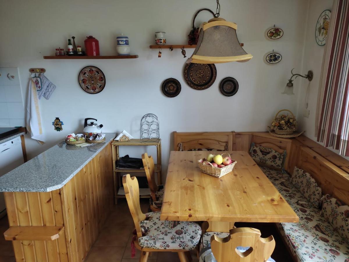 La Casa Di Grace Nella Valle Incantantata Carano  Exteriör bild