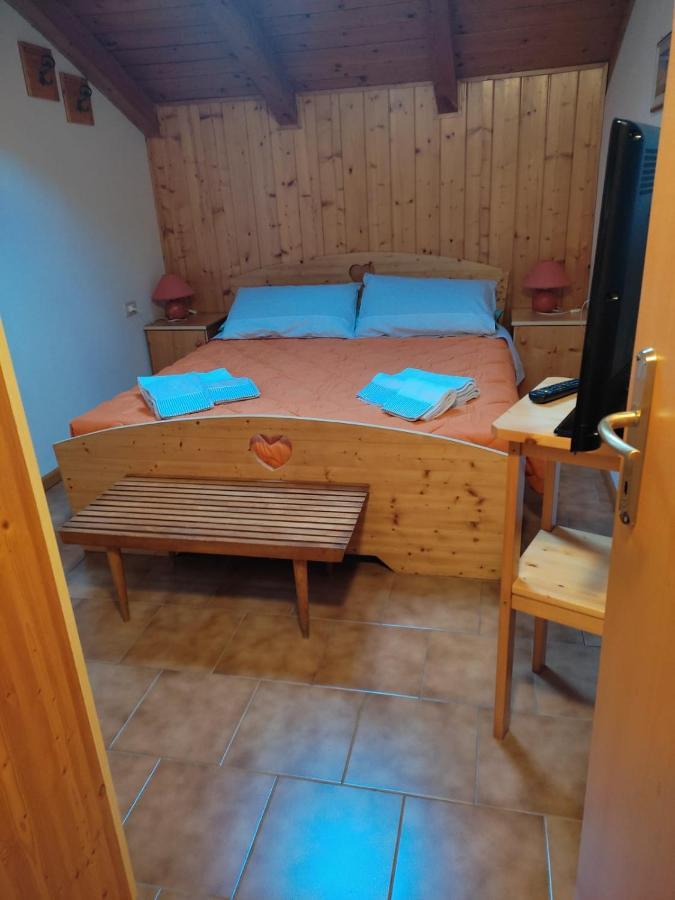 La Casa Di Grace Nella Valle Incantantata Carano  Exteriör bild