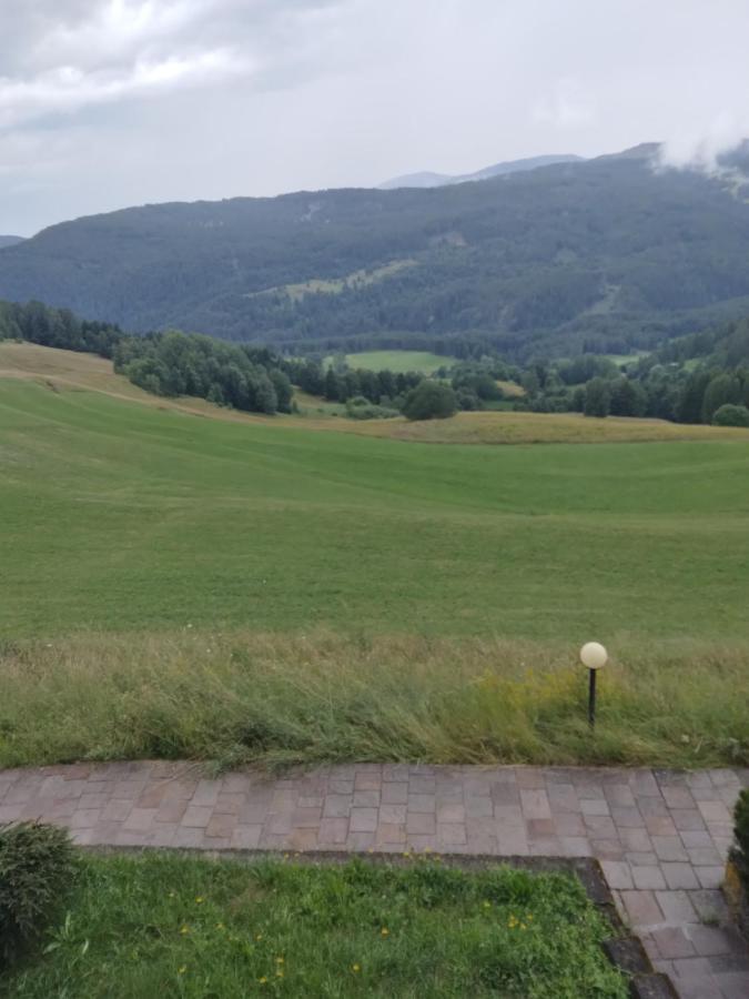 La Casa Di Grace Nella Valle Incantantata Carano  Exteriör bild