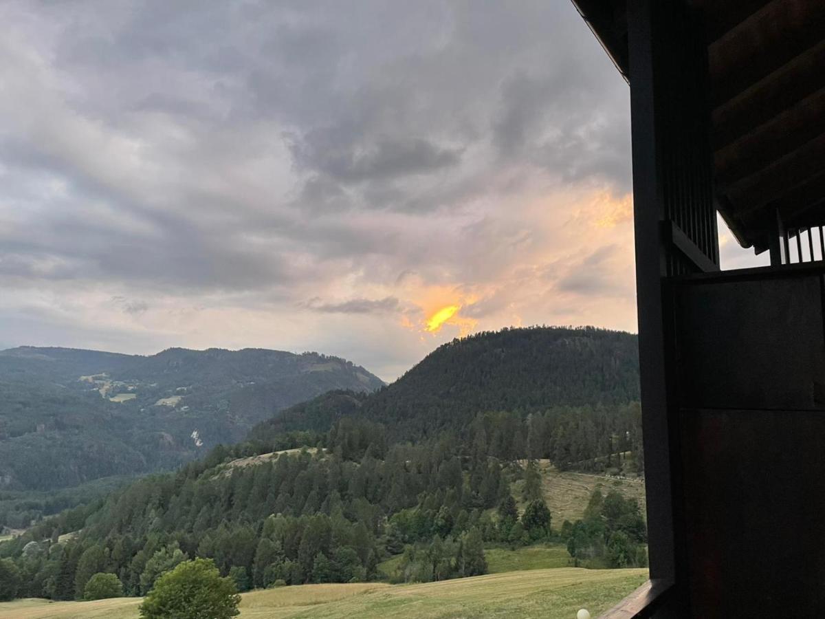 La Casa Di Grace Nella Valle Incantantata Carano  Exteriör bild