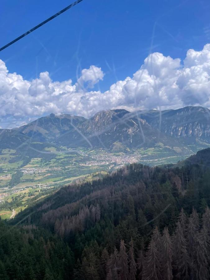 La Casa Di Grace Nella Valle Incantantata Carano  Exteriör bild
